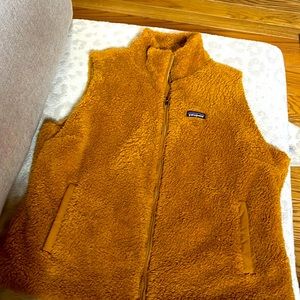 Patagonia fleece vest xxl men’s or women’s mustard  dark gold color